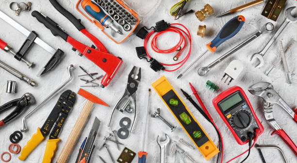 Un électricien professionnel dispose de formations et d’expériences adaptées aux normes actuelles. En effet, il maîtrise