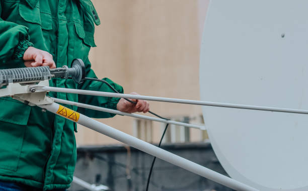 Une antenne est indispensable pour capter les signaux télévisuels. En effet, elle assure la liaison entre le récepteur et l’émetteur.