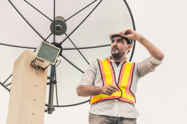 Un antenniste installe, entretient et répare les systèmes de réception télévisuelle. Ainsi, il intervient sur les antennes
